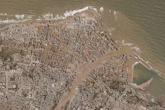 Área da cidade de Derna, na Líbia, foi inundada após tempestade