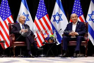 O presidente dos EUA, Joe Biden, encontra-se com o primeiro-ministro israelense Benjamin Netanyahu em visita a Tel Aviv, Israel
18/10/2023
REUTERS/Evelyn Hockstein