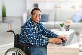 A inclusão de pessoas com deficiência também deve acontecer no ambiente de trabalho