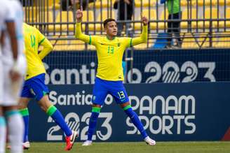 Gustavo celebra gol pela Seleção -