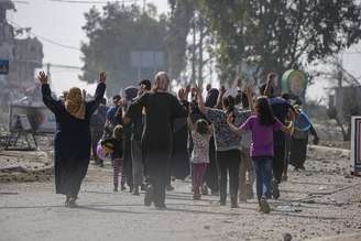 Palestinos evacuam o norte da Faixa de Gaza