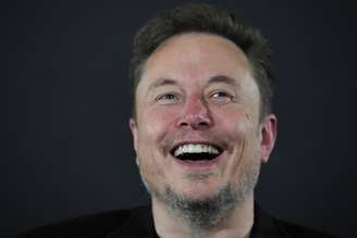 Elon Reeve Musk nasceu em 1971, na cidade de Pretória, na África do Sul.
