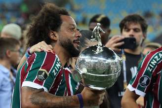 Marcelo possui cinco Liga dos Campeões da Europa e, agora, uma Libertadores (Photo by PABLO PORCIUNCULA/AFP via Getty Images)