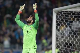 Alisson alertou para bolas na área da Seleção –