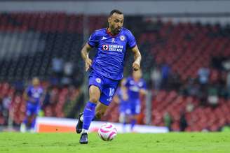 Moisés atuando no Cruz Azul (Photo by Agustin Cuevas/Getty Images)