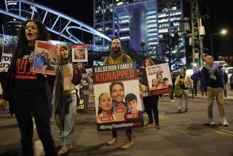 Familiares de israelenses sequestrados fizeram várias manifestações pedindo a liberação dos reféns