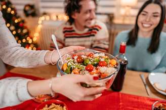 Dê um toque saudável e sofisticado à sua ceia de Natal com saladas lindas e irresistíveis