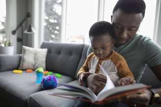 Qual a importância da leitura em família? Conheça os benefícios!