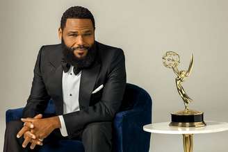 Ator e Comediante Anthony Anderson apresenta o Emmy Awards 2024