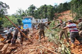 Tempestade deixou rastro de destruição em São Sebastião, no litoral paulista, em fevereiro de 2023