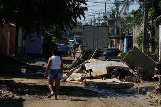 Estragos causados pela chuva na região de Belford Roxo, no RJ