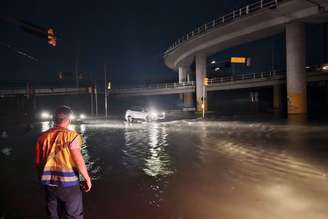 Alagamentos e quedas de árvores foram registrados após chuva no Rio Grande do Sul