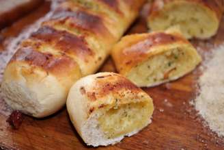 Pão de alho é o acompanhamento favorito dos churrascos