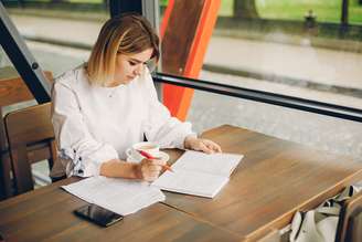 A carta de apresentação permite que a empresa conheça melhor o candidato