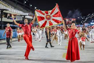 Viradouro leva para avenida a história da sacerdotisa africana Ludovina Pessoa