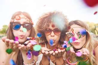 Confira 5 dicas de beleza para curtir a folia! |