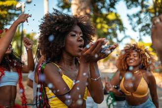 Veja quais os signos que adoram curtir a folia