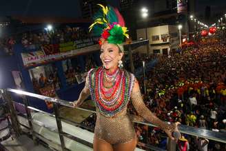 Ivete Sangalo levou susto durante trio em Salvador. 