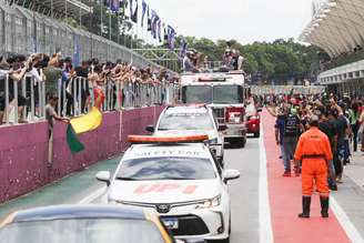 Ex-piloto Wilson Fittipaldi, (Wilsinho) foi homenageado neste sábado, na pista do autódromo de Interlagos.