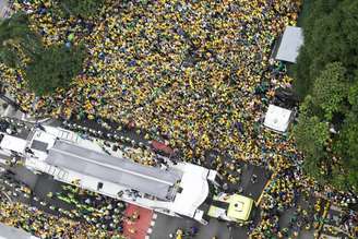 Ato pró-Bolsonaro reuniu apoiadores do ex-presidente na Avenida Paulista neste domingo, 25