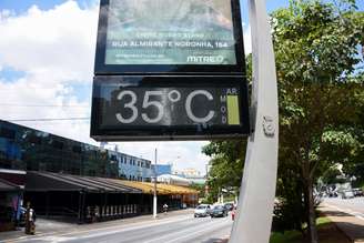 Termômetro mostra alta temperatura em São Paulo nesta quinta-feira, 14