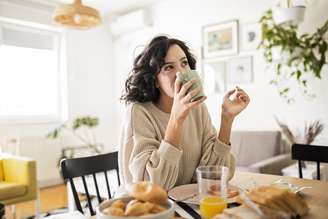 Sim, o horário do café da manhã também interfere no quanto de gordura abdominal você perde