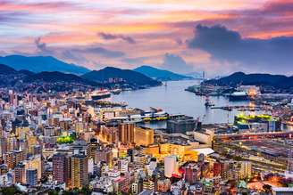 A cidade portuária de Nagasaki recebeu influências chinesas e portuguesas ao longo dos séculos e se reergueu depois da Segunda Guerra