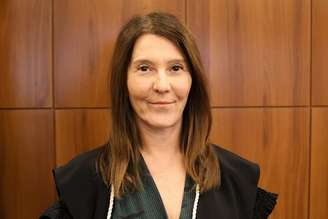 Desembargadora Claudia Cristina Cristofani, juíza federal efetiva do Tribunal Regional Eleitoral do Paraná (TRE-PR)