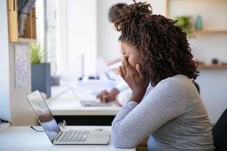 Entenda como os exercícios físicos podem ajudar a evitar o burnout