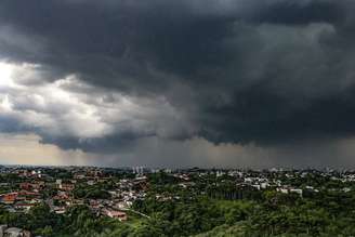 Curitiba continua em estado de alerta por causa das chuvas.