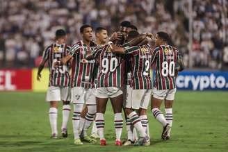 Fluminense arranca empate fora de casa 
