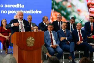 Lula cobrou publicamente maior diálogo entre ministros e Congresso