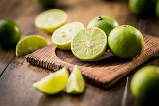 Limão é considerado a fruta mais saudável do mundo segundo estudo
