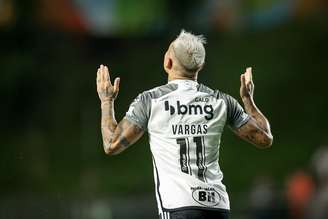 Vargas brilhou contra o Fluminense. 