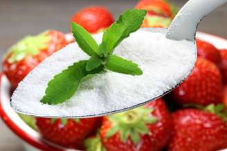 Estudo sugere que a estévia é o substituto do açúcar mais compatível com o cérebro