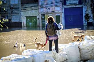 Quase 3 mil moradores deixaram abrigos públicos nesta quarta-feira, 15, no RS