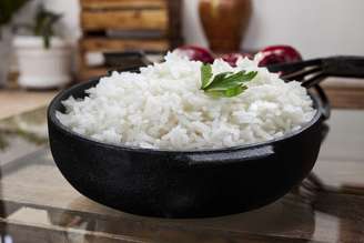 Aprenda a fazer arroz na air fryer