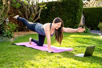 Yoga online é perfeita para quem tem uma rotina corrida