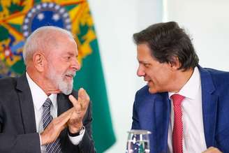 Segundo Lula, busca de solução para compensar desoneração agora não está mais sob a alçada de Haddad