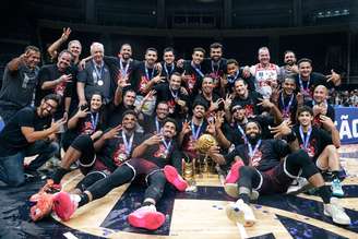 O Franca se tornou o segundo maior campeão da história do NBB, ao lado do Brasília, com 3 títulos 