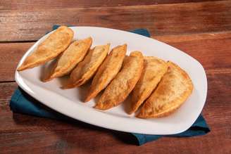 Pastel de queijo, muito tradicional em festas juninas.