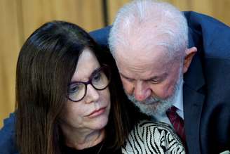 Lula e Magda Chambriard em evento em Brasília