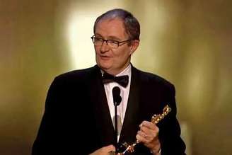 O ator britânico Jim Broadbent, que tem sólida formação acadêmica, conquistou prestígio em Hollywood e tem um Oscar no currículo, festejou 75 anos de idade no dia 24 de maio.