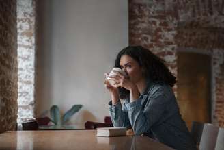 Bebida pode aumentar a dor e inflamação da endometriose