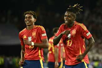 Lamine Yamal e Nico Williams comemoram gol da Espanha na vitória contra a Georgia na Euro 2024