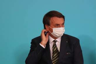 Então presidente, Jair Bolsonaro (PL) foi a principal voz antivacina durante pandemia de coronavírus no Brasil.