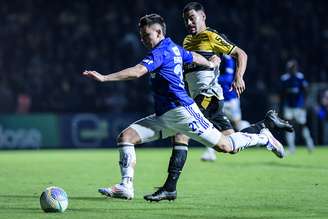 Cruzeiro pode ter volta de Barreal entre titulares. 