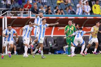 Jogadores da Argentina comemoram título