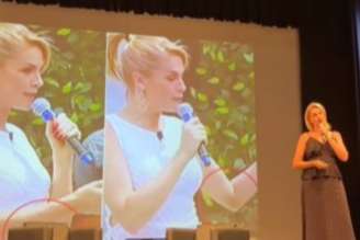 Ana Hickmann se emociona em palestra sobre violência doméstica