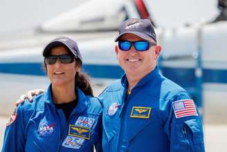 Os astronautas da Nasa Butch Wilmore e Suni Williams  antes do lançamento do Starliner-1 Crew Flight Test (CFT) da Boeing, em Cabo Canaveral, Flórida, EUA
25/04/2024
REUTERS/Joe Skipper